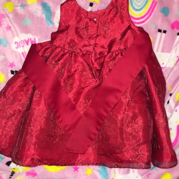 Red Dress - Picture 2 of 2